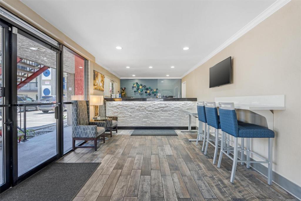 Best Western Courtesy Hotel - Anaheim Resort Amusement Park photo