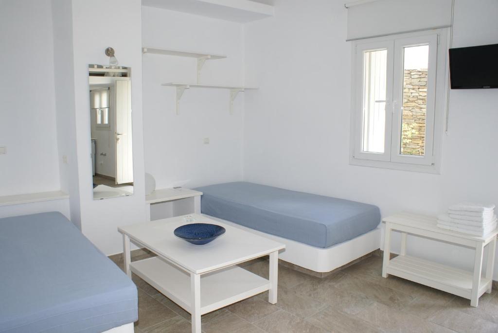 TV a/nebo společenská místnost v ubytování Petra & Fos Studios and Rooms