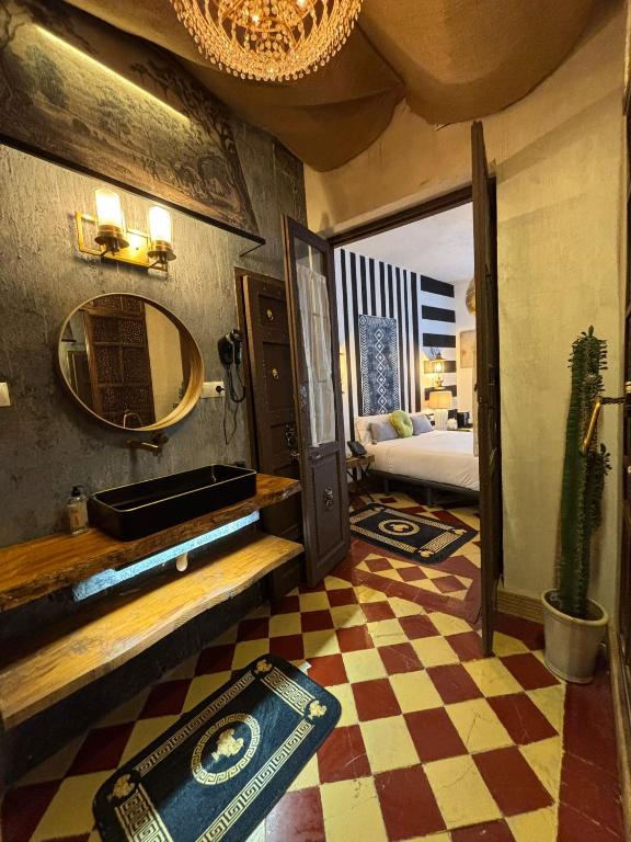 Hotel Life Gran Via - Tropical garden - Resim 10