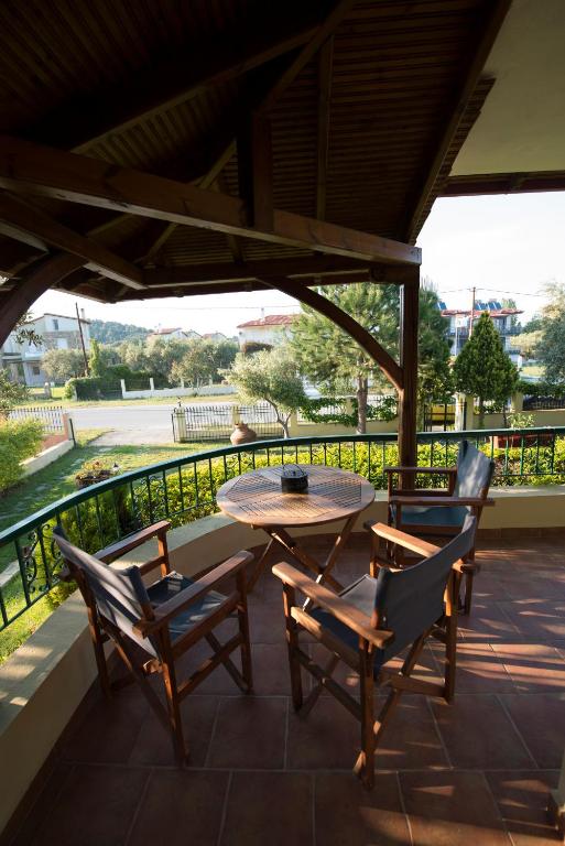 Balkon lub taras w obiekcie Apostolos