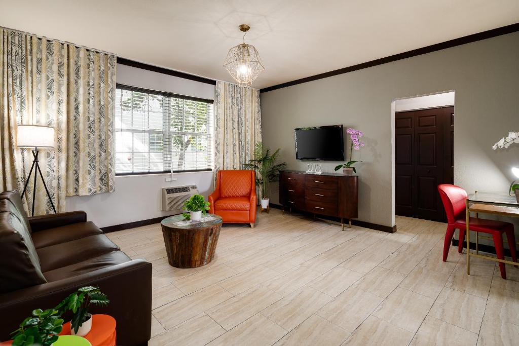 Tradewinds Apartment Hotel Miami Beach photo