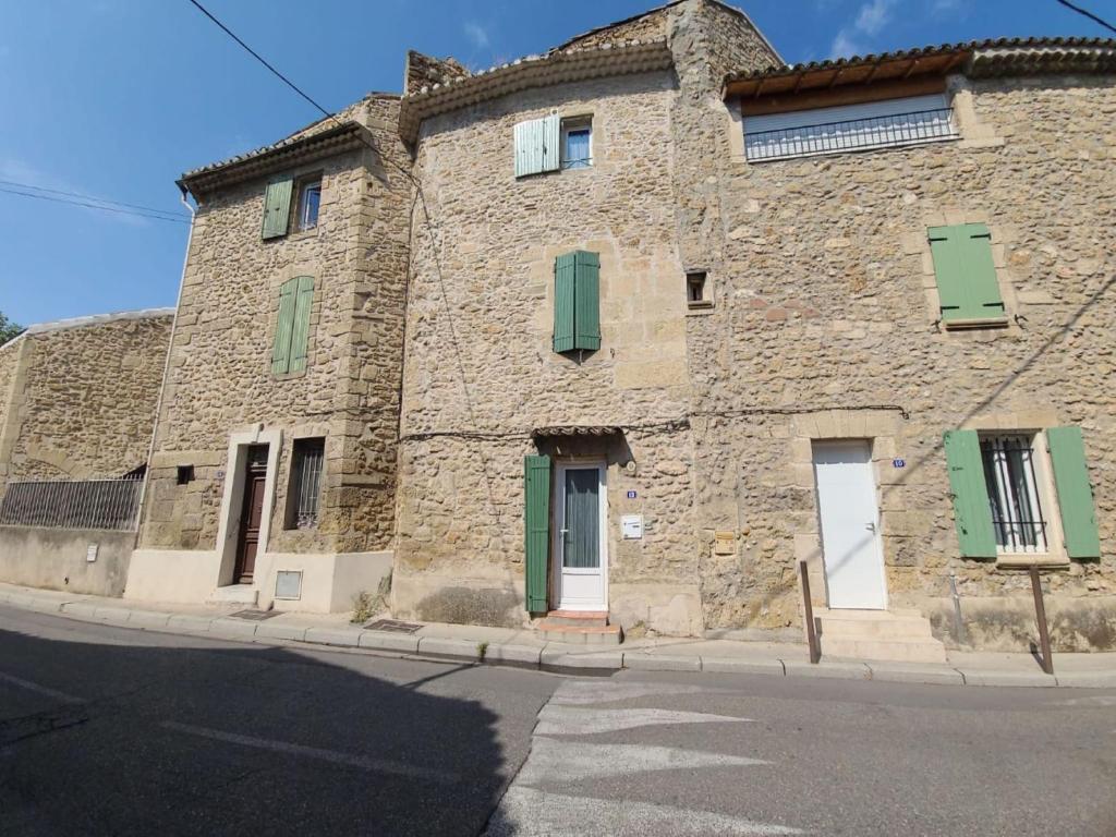 Το κτήριο όπου στεγάζεται  η παραθεριστική κατοικία