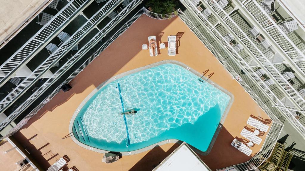 an overhead view of a pool on a cruise ship at Surfer Beach Hotel in San Diego