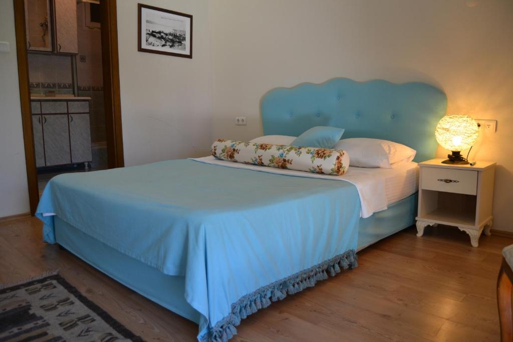 アイワルクにあるSetenay otelの表示料金は青いベッド1台分です。