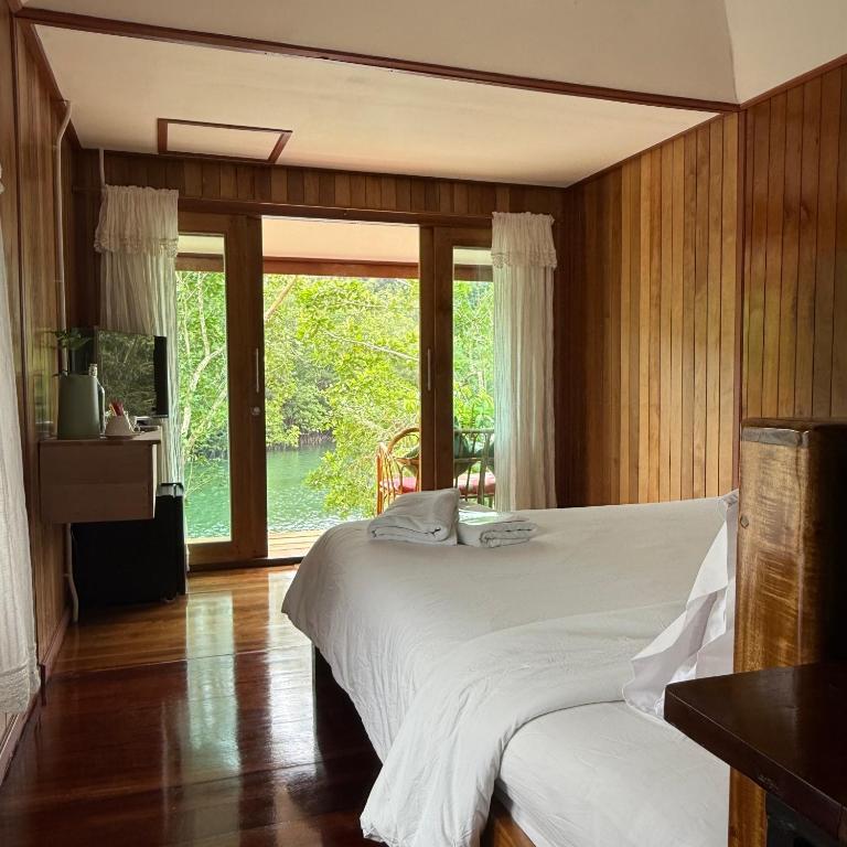 Mangrove bungalow & restaurant - 7