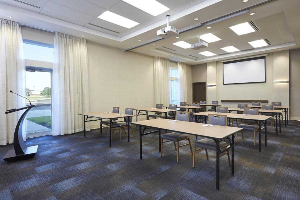 Hyatt Place Toronto Mississauga and Luxe Convention Centre - Resim 23