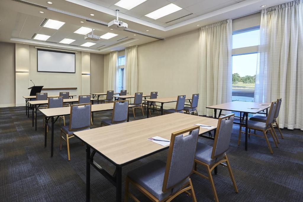 Hyatt Place Toronto Mississauga and Luxe Convention Centre - Resim 24