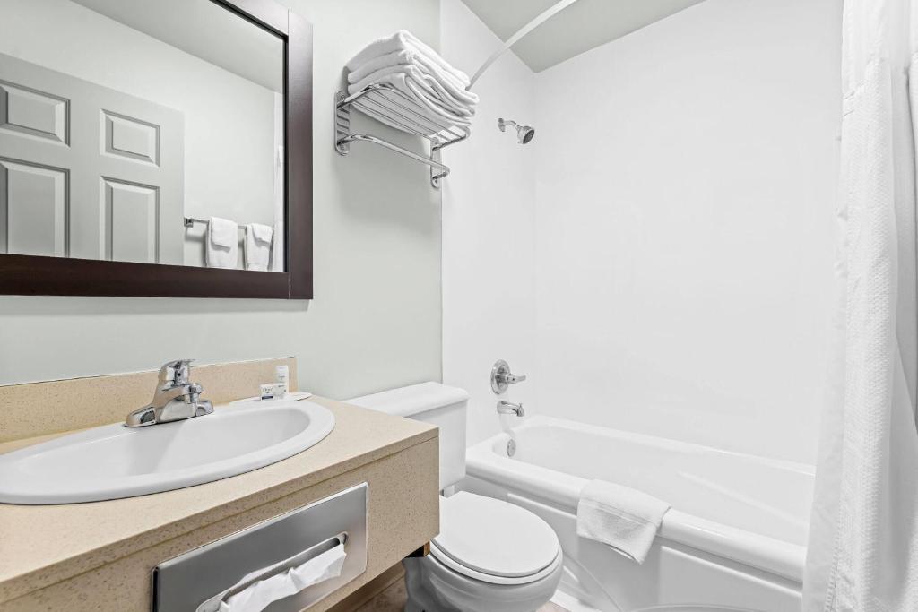 Super 8 by Wyndham Saskatoon Near Saskatoon Airport - Resim 13