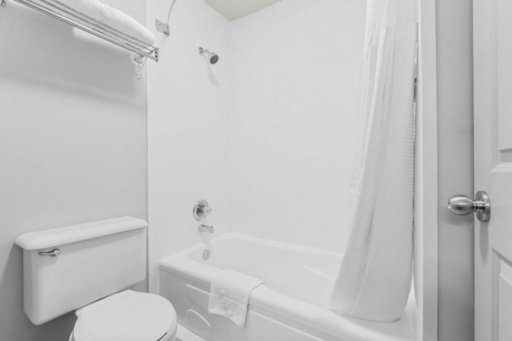 Super 8 by Wyndham Saskatoon Near Saskatoon Airport - Resim 20