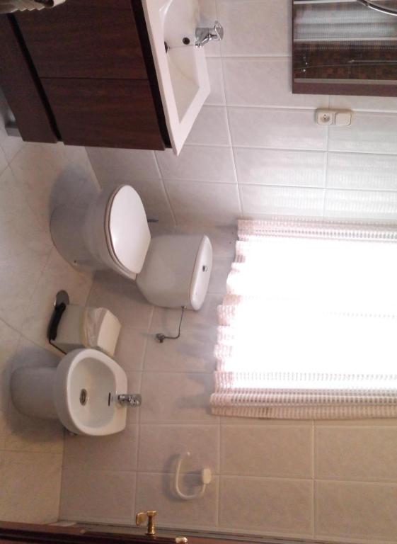 A bathroom at PR La Paz