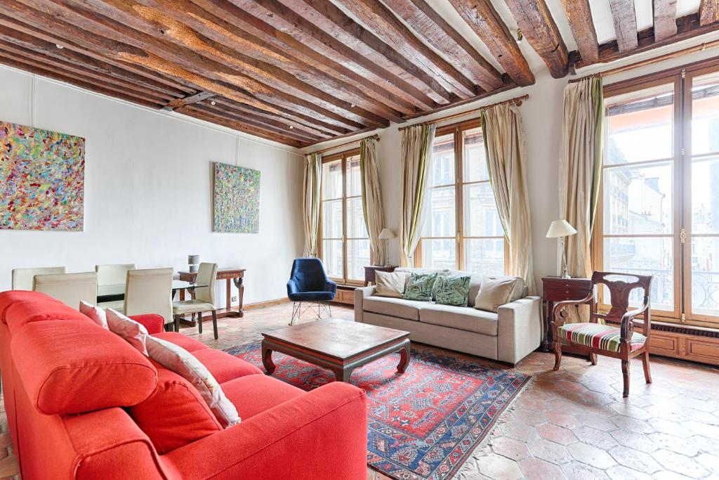 Duplex de charme parisien au coeur du Marais