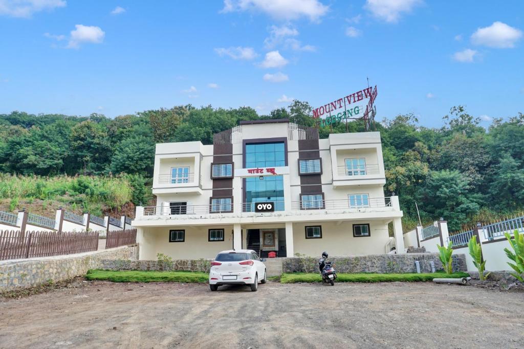 Imagen de la galería de SPOT ON Mount View Lodging, en Pune