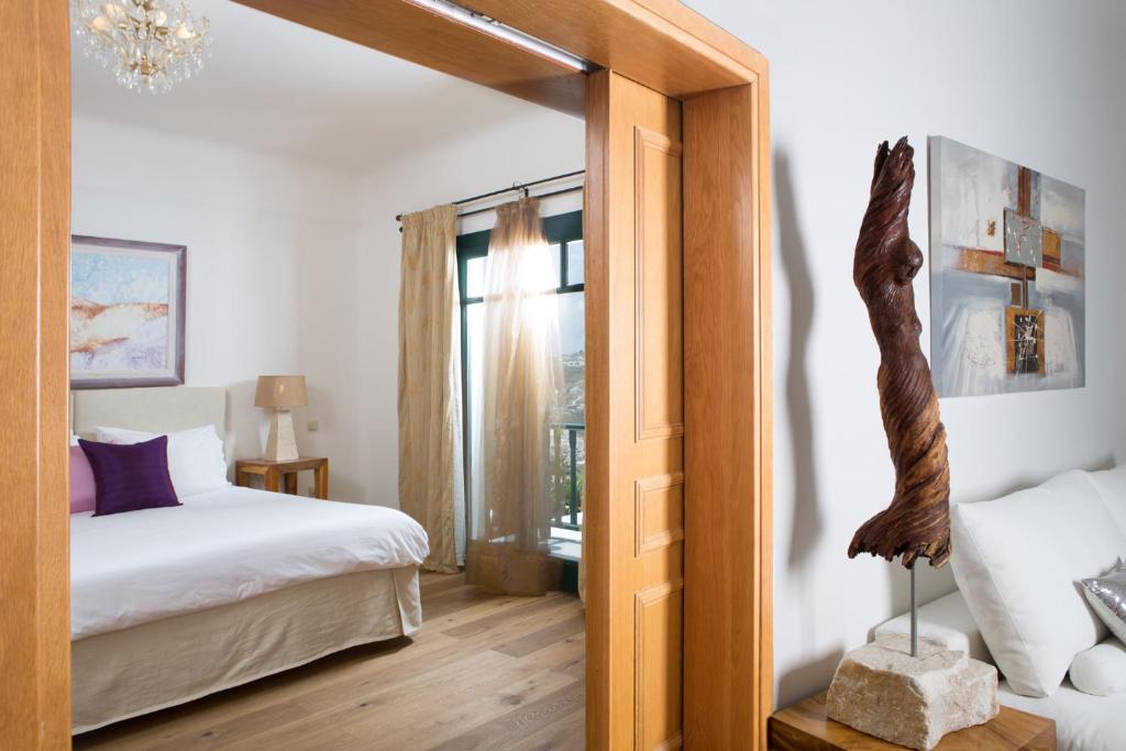 Tharroe of Mykonos Boutique Hotel - 7