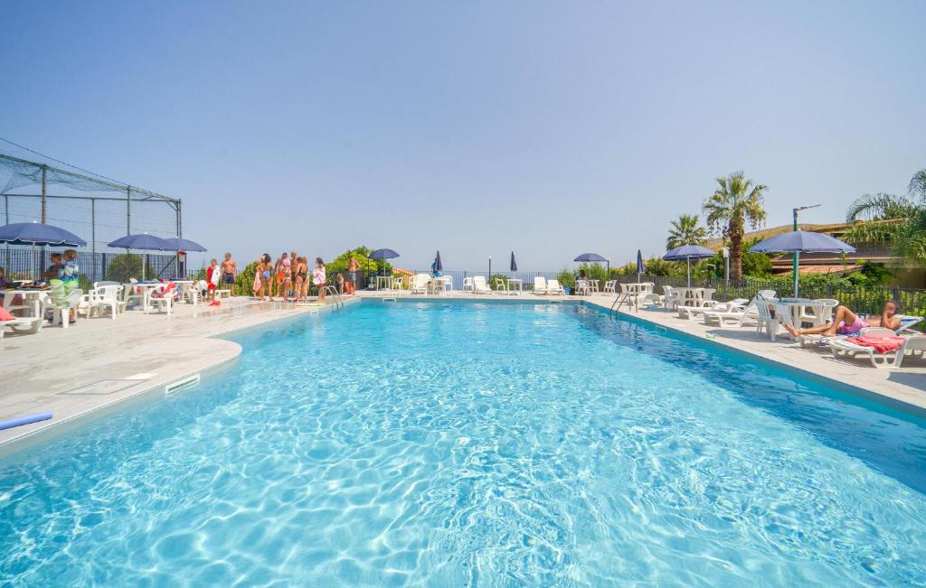 Πισίνα στο ή κοντά στο 2 Bedroom Amazing Home In Trabia