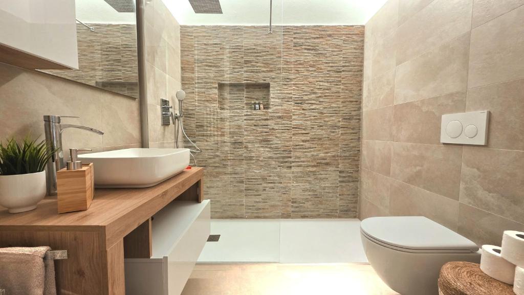 Oasis Apartment with Free parking - Resim 3