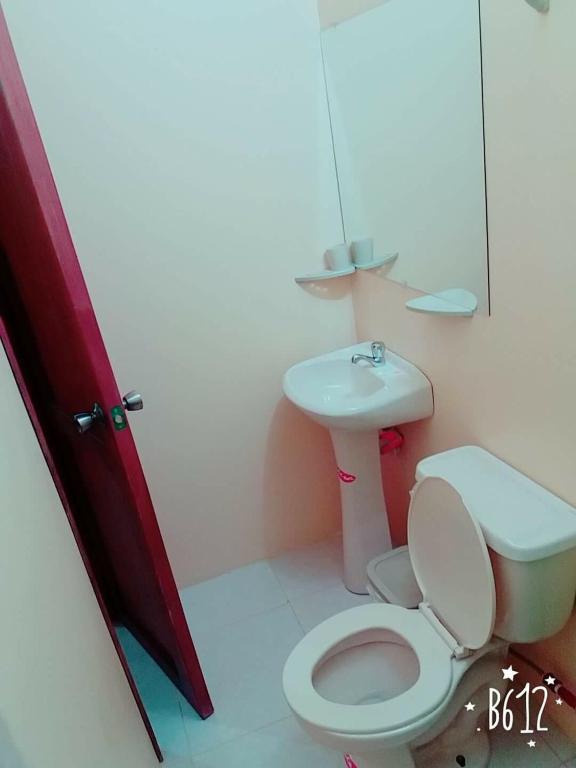 Koupelna v ubytování Hostal Montecarlos