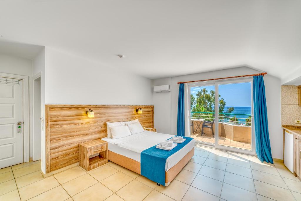 Cleopatra Ada Apart - 15