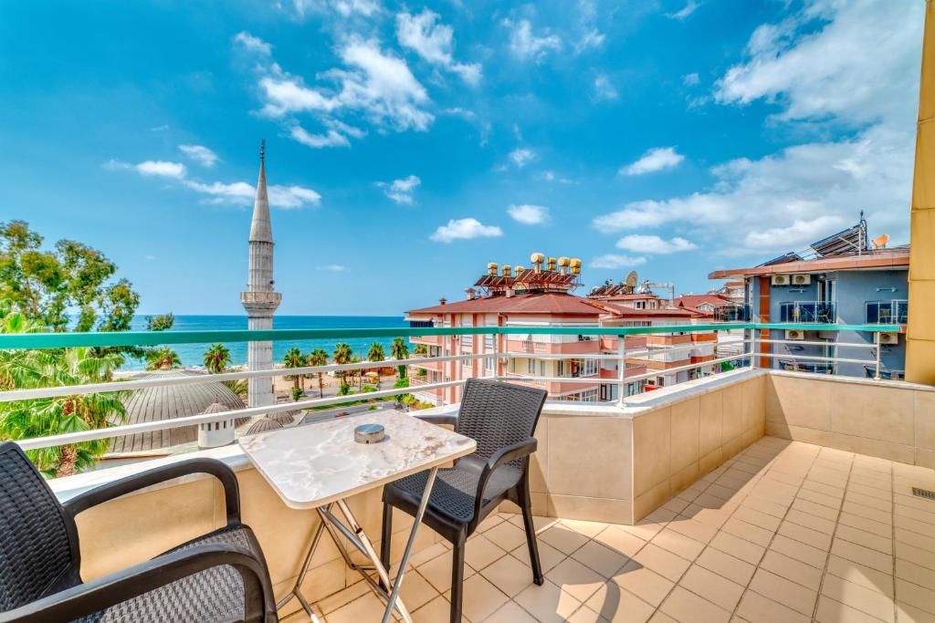 Cleopatra Ada Apart - 18