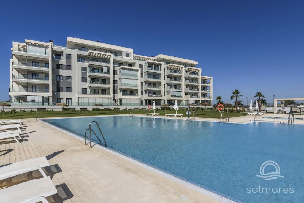 Bazén v ubytování Los Camaleones EXTRA TERRACE, EXCELLENT & SOLMARES nebo v jeho okolí