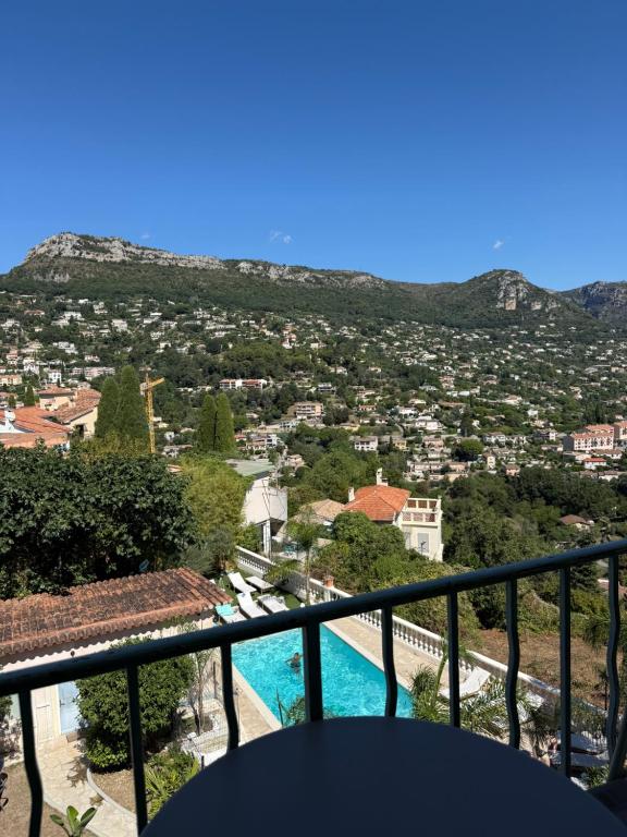 Hôtel Miramar - Triple Room With Mountain View
