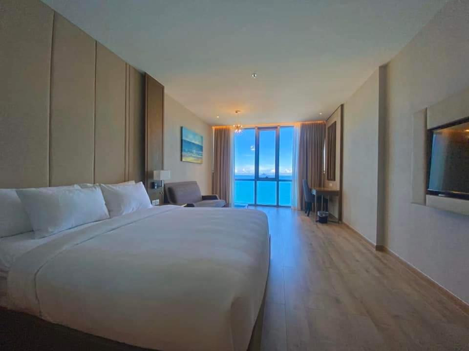 Giường trong phòng chung tại Tropical Ocean Escape Nha Trang