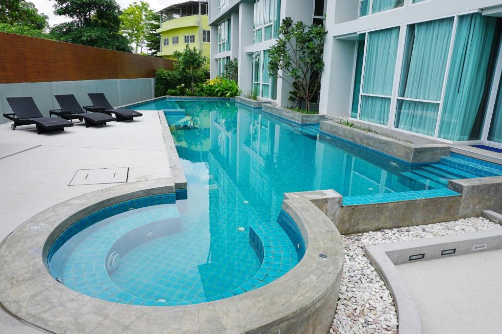 Bazén v ubytování Grand Vista Hotel Chiangrai nebo v jeho okolí