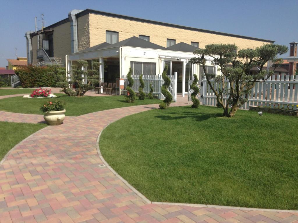Zahrada ubytování Hotel Bussana