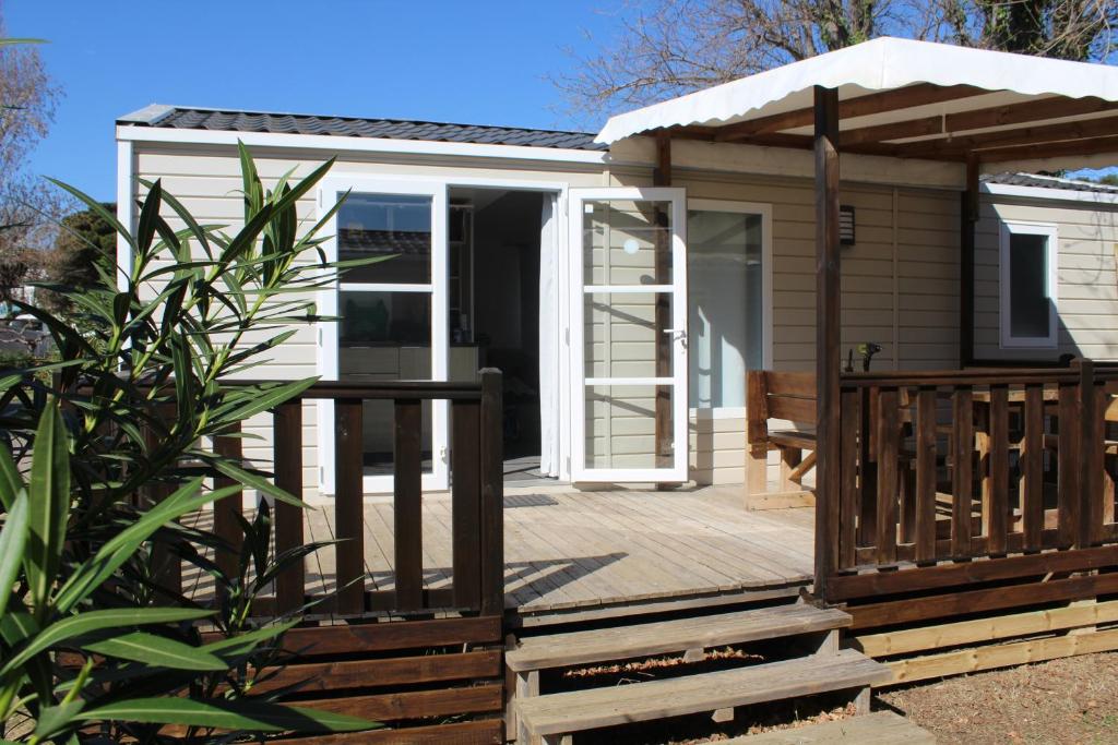 Mobil home tout confort Camping la falaise