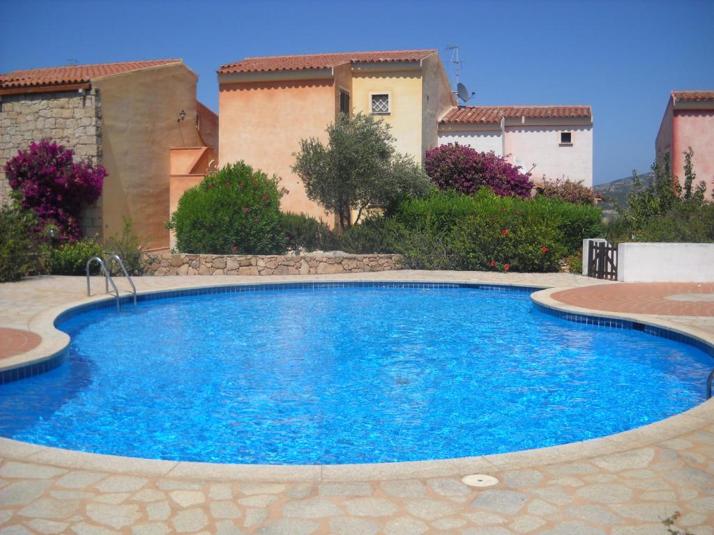 A piscina localizada em Terrazze di Luna ou nos arredores