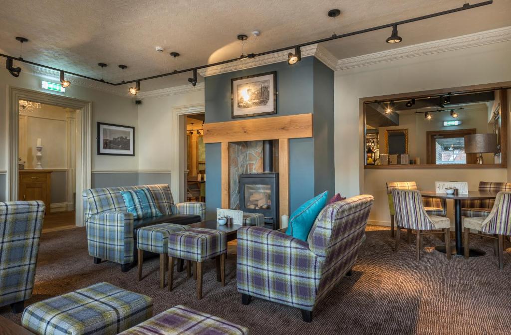 Posezení v ubytování The Kings Head Hotel, Richmond, North Yorkshire - part of The Coaching Inn Group