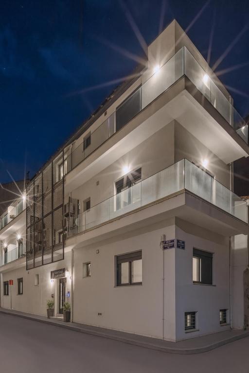 MELIGEO Suites Center of IOANNINA - Resim 3