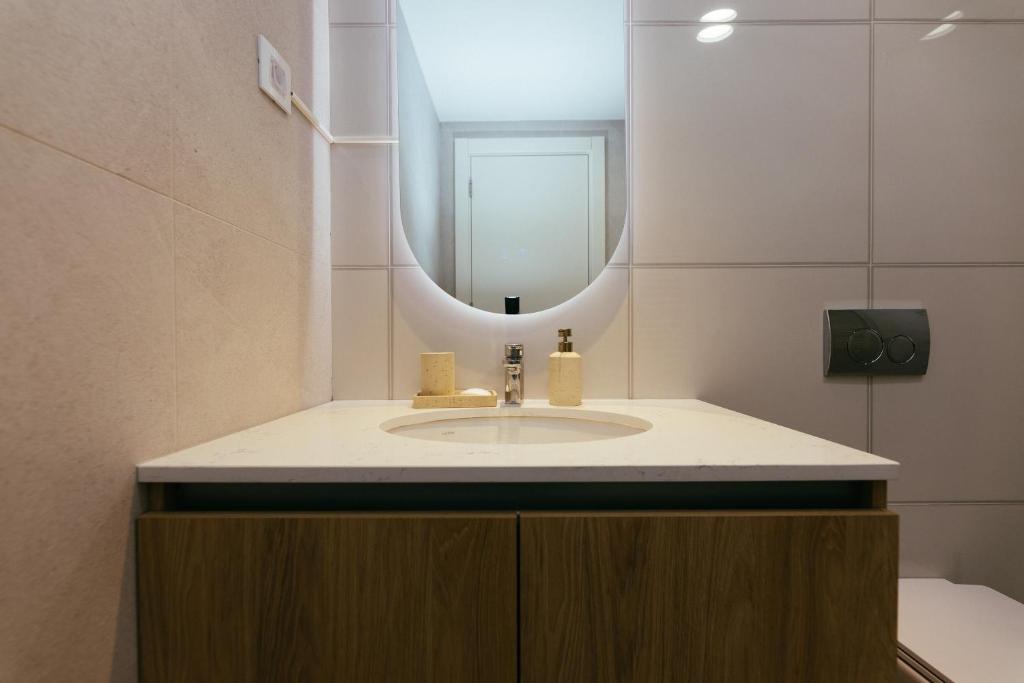 Imagen de la galería de Beautiful One Bedroom With Free Breakfast and Parking, en Belgrado