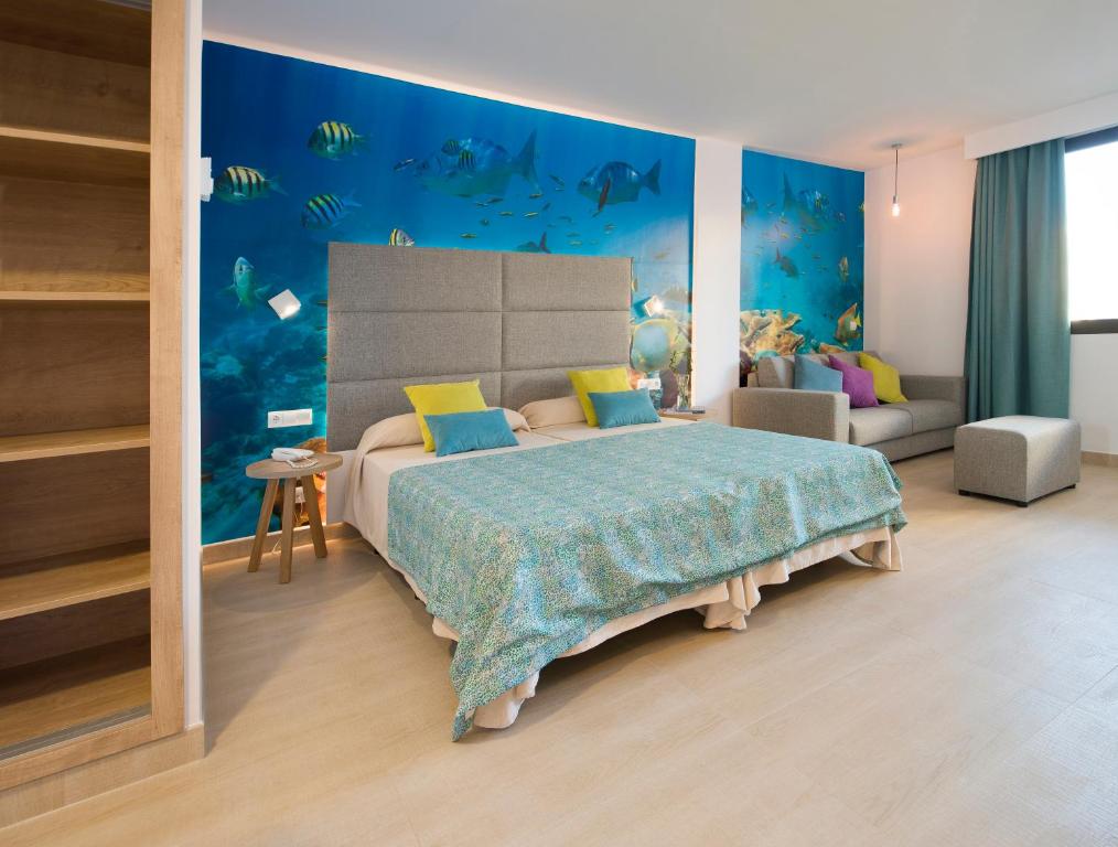 Marvell Club Hotel & Apartments, Bahia de Sant Antoni ...