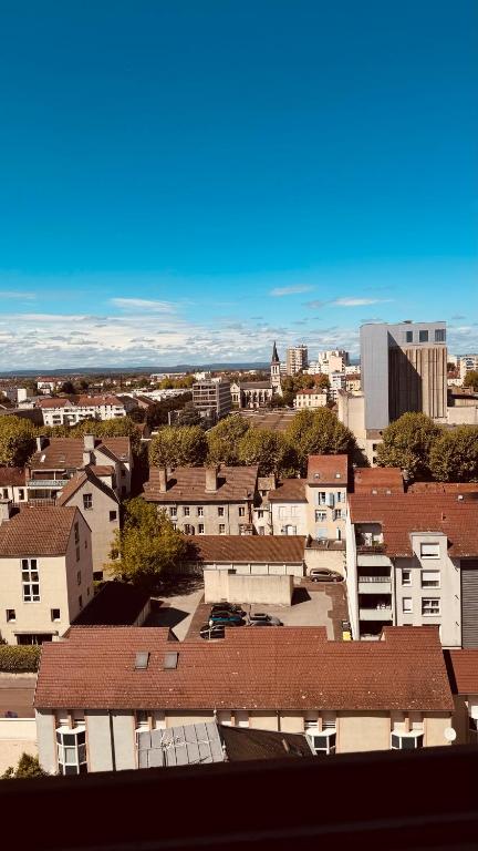 Nespecifikovaný výhled na destinaci Chalon-sur-Saône nebo výhled na město při pohledu z apartmánu