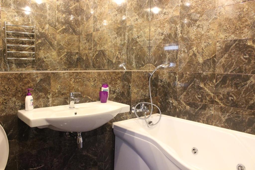 Kharkiv Center Apartment on Hoholya Str, Poetry square - Apartamento De Una Habitación