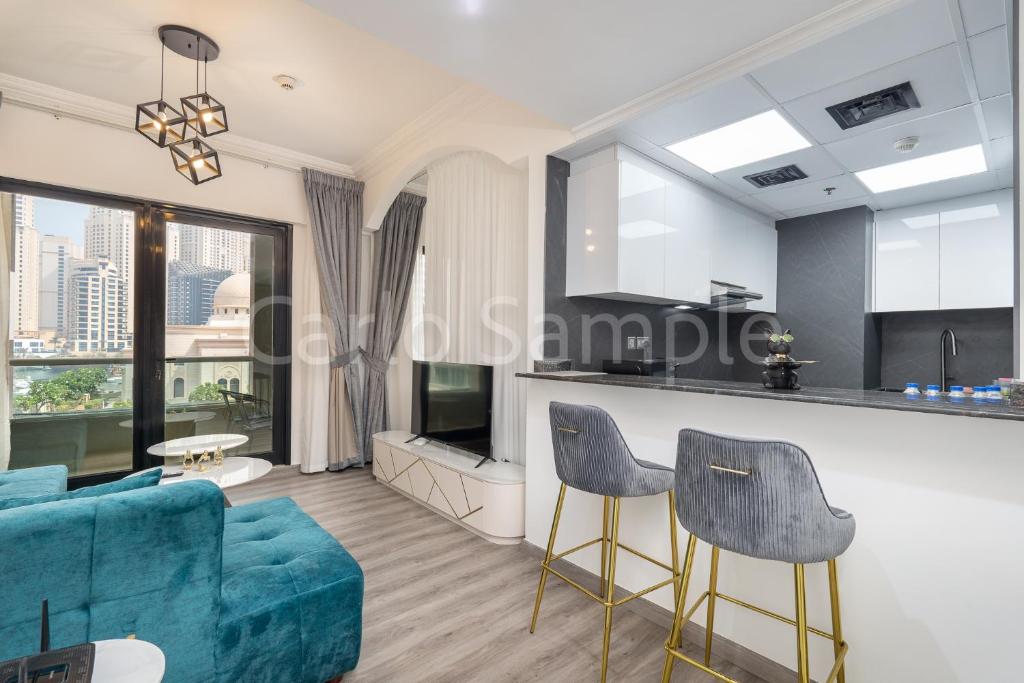 Tudors eSuites - Dubai Apartment with Balconies & Marina View #201M ...