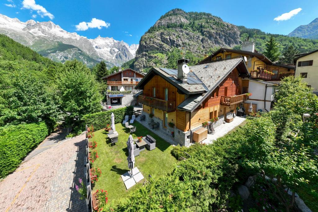an aerial view of a house in the mountains at L'Abri des Amis in Courmayeur
