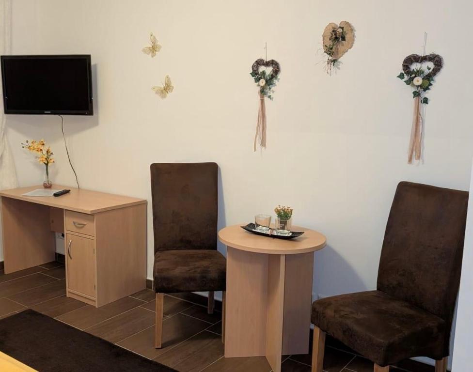 Φωτογραφία από το άλμπουμ του Pension zum Reiterhof, Doppelbettzimmer σε Schmogrow