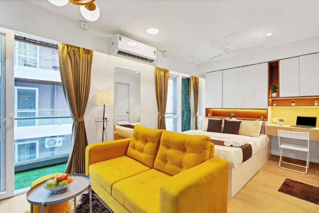 Una cama o camas en una habitación de Livara Stay