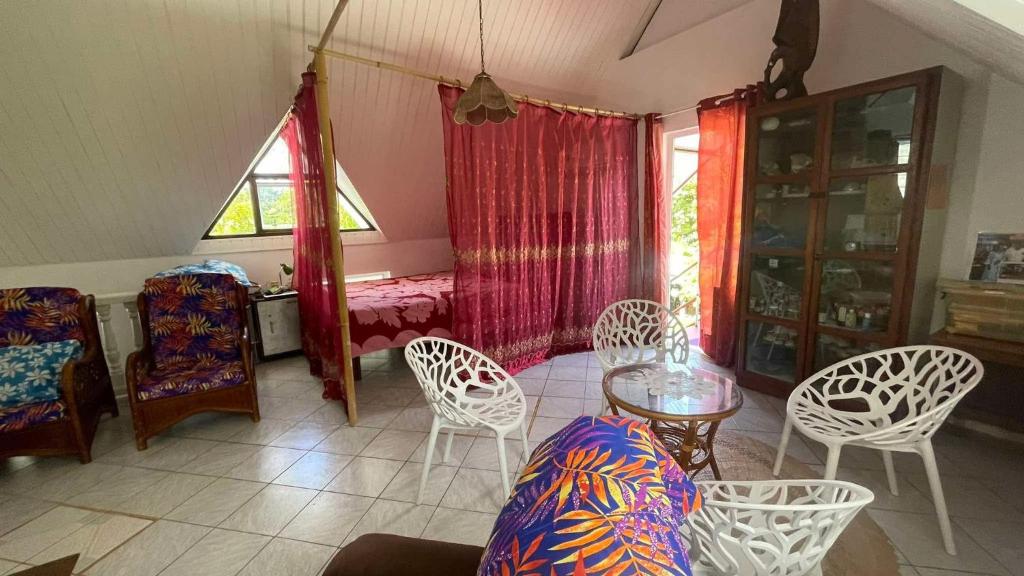 Villa Maraeroa PK 20,800 bord de mer - photo 4 - Raiatea, Polynésie