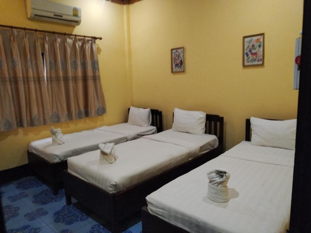 Phanh Tha Sone Guest House - Quarto Triplo