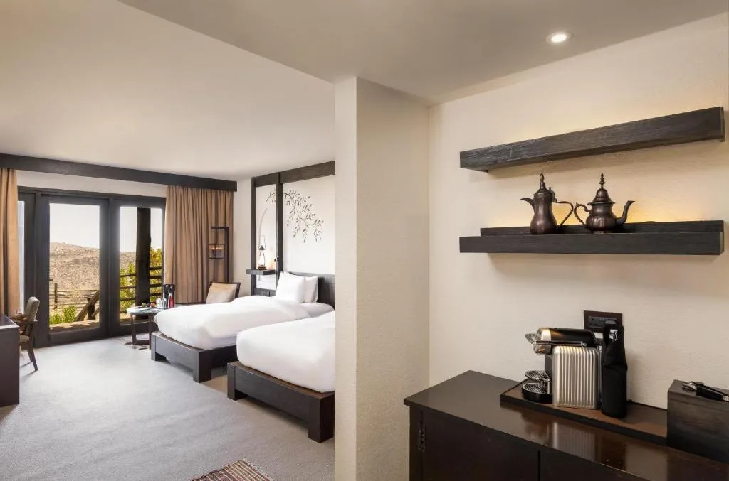 Twin Room with Jabal Horizon View