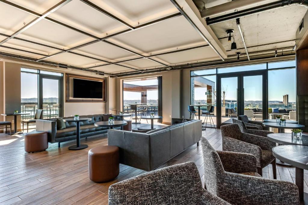 Cambria Hotel Washington DC Navy Yard Riverfront photo