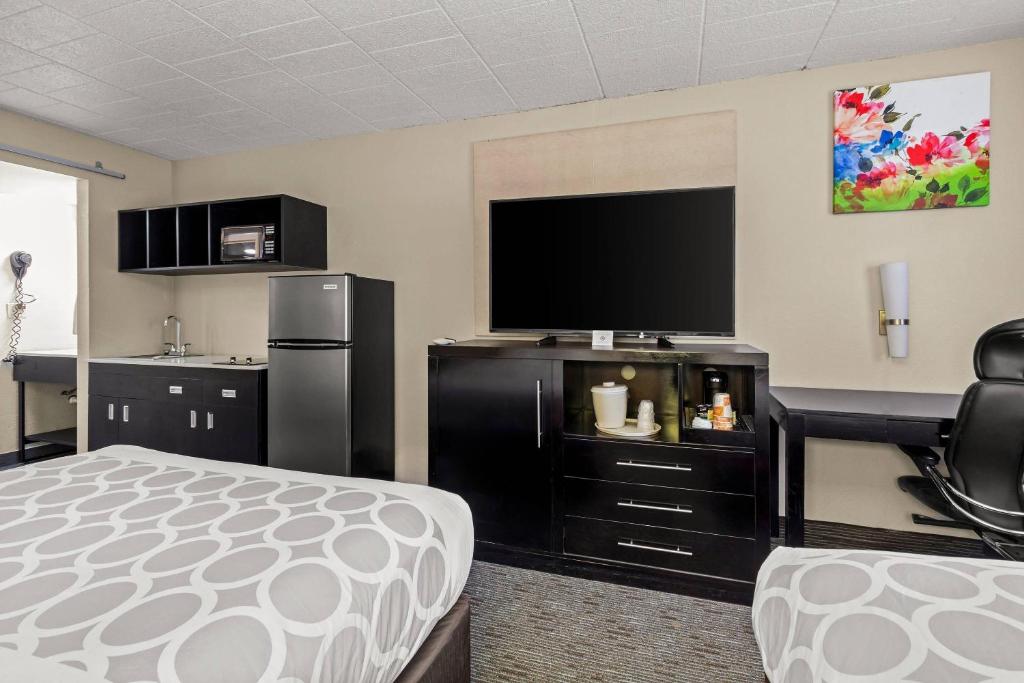 Suburban Studios, Altoona