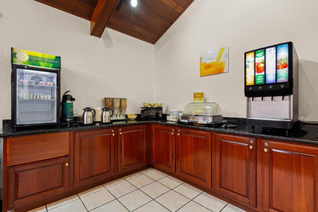Suburban Studios photo