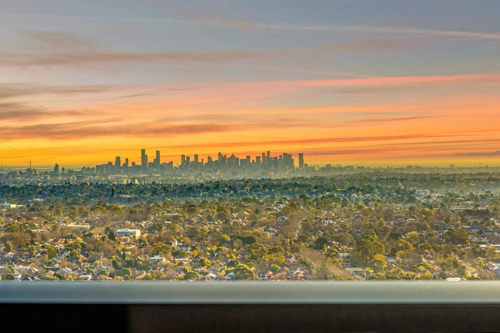 Curated visual reference: Visual Reference: Highrise Skyline Spectacular View Luxury Penthouse Box Hill Updated