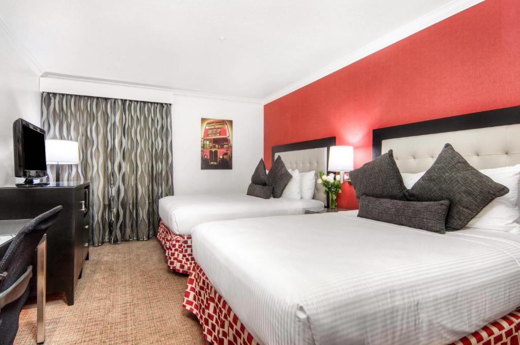 Aggie Inn, an Ascend Collection Hotel photo