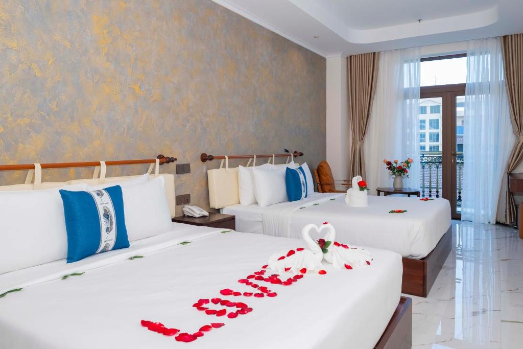 Grand Phan Thiet Hotel - Quadruple Room With Sea View