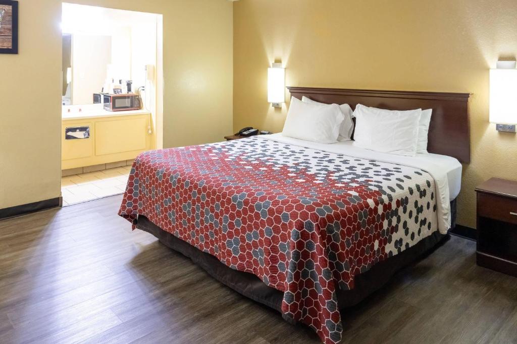 Econo Lodge McAlester - Habitación Con Cama Extragrande - No Fumadores