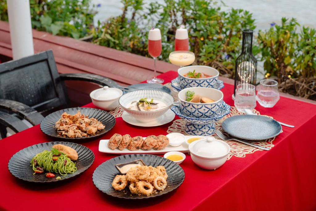 Amdaeng Bangkok Riverside Hotel - Resim 41